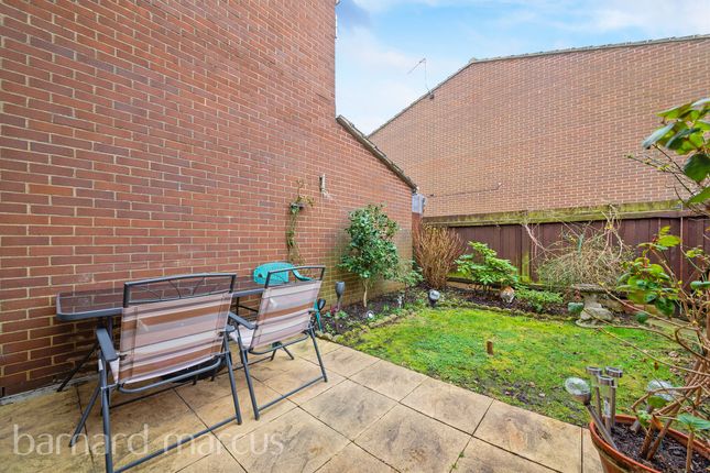 Terraced house for sale in Staveley Gardens, London