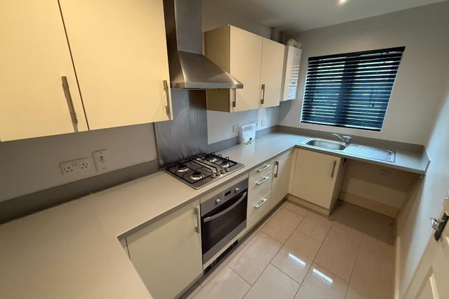 3, Stratone Mews, Swindon photo 2