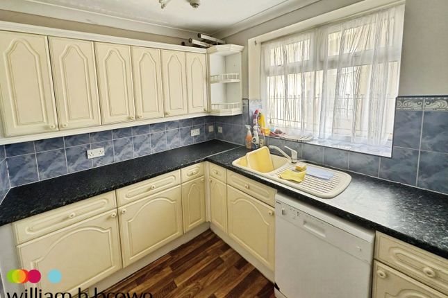 Flat 1, Coastal Court, 51, Marine Parade East, CLACTON-ON-SEA photo 4