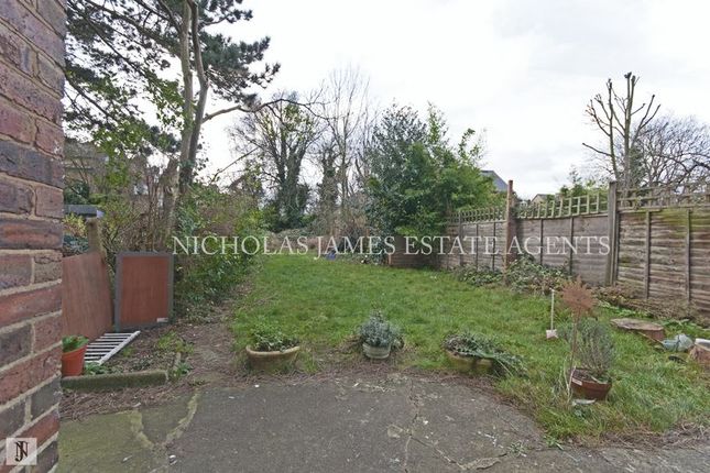 Ferme Park Road, London photo 4