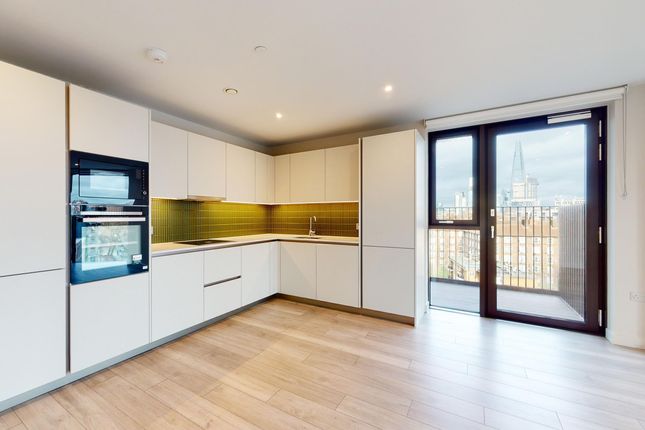Thumbnail Flat to rent in City Lights Point, London