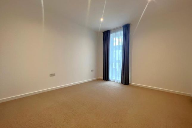 12, Warlingham House, Addlestone photo 5