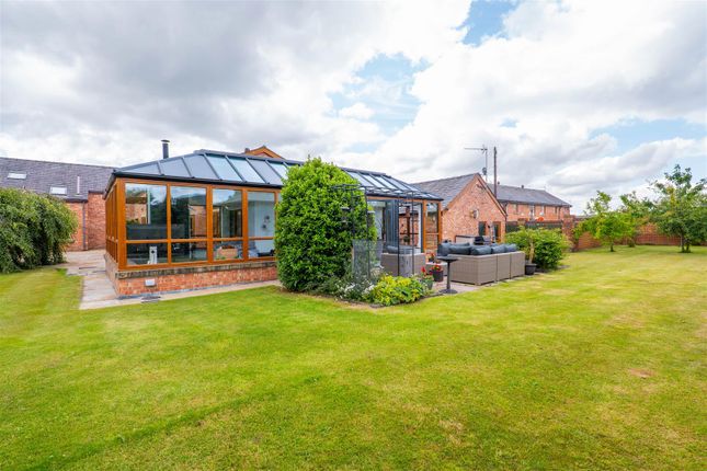 Holme Barn, Doles Lane, Leyland photo 4
