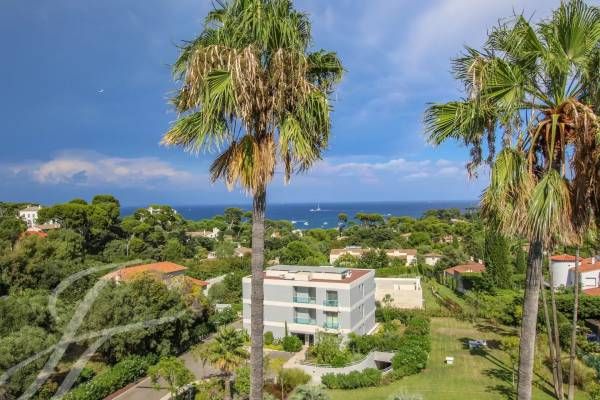 Thumbnail Apartment for sale in 06160 Antibes, France