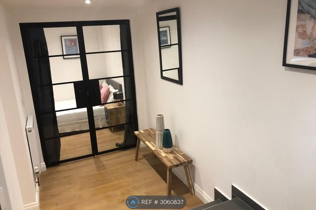 Flat, Villiers Road, Southsea photo 3