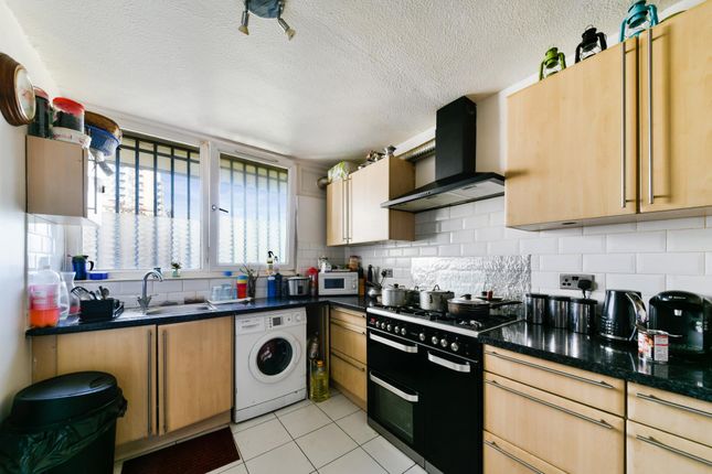 Flat for sale in Doughty Court, Prusom Street, Wapping