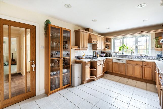 5, Dumville Drive, Surrey photo 2
