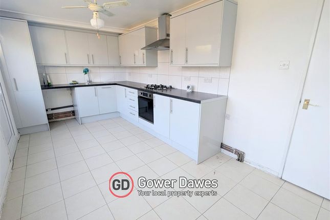 166, Godman Road, Chadwell St.Mary photo 2