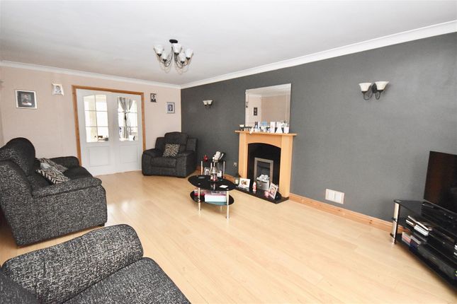 Detached house for sale in Grasmere Way, Linslade