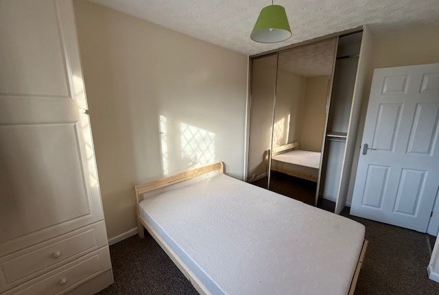 116h, Woodlands Court, Mosley Common Road, Greater Manchester photo 4