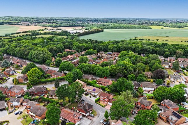 56 Almond Grove, Hempstead, Kent photo 2