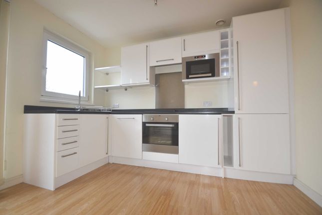 11 Rowan Lodge, 2a, St James Road, Surrey photo 4