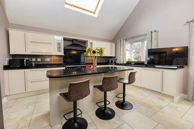 56, Colchester Road, Clacton-on-sea photo 3