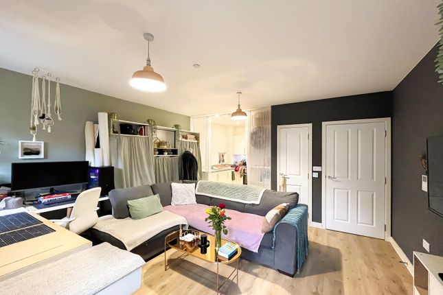 Flat 57a, Paynter House, 1, Shipbuilding Way, London photo 4
