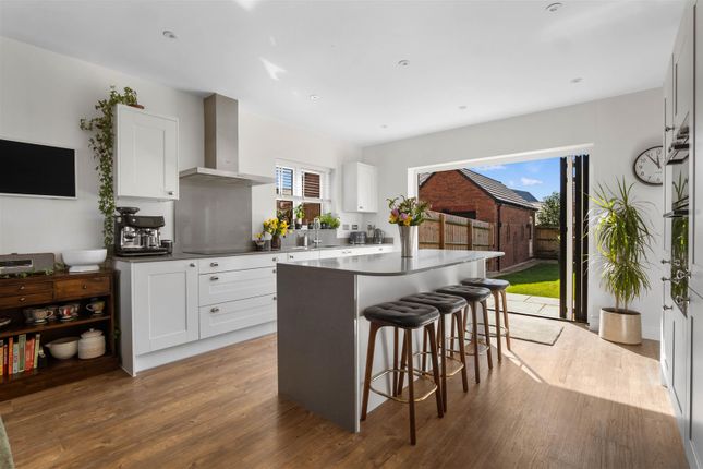10, Olver Road, Stratford-Upon-Avon photo 2