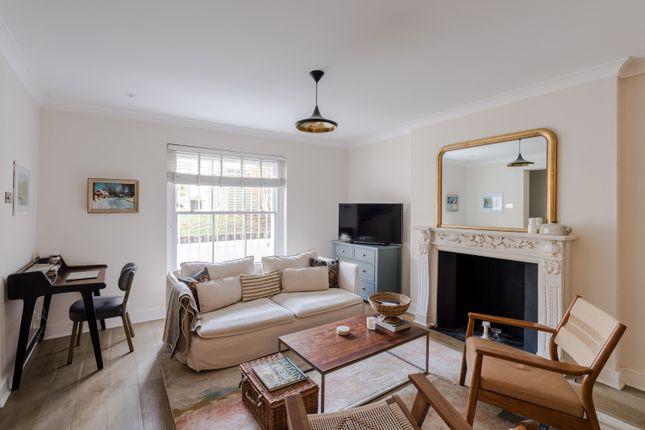 Flat 2, 36, Bassett Road, London photo 4