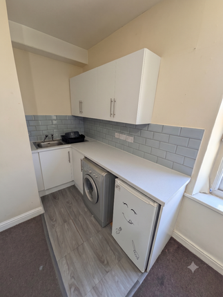 Flat 4, 242 Sheffield Road, Barnsley photo 3