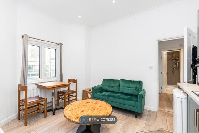 First Floor Flat A Queens Road, Brighton photo 4