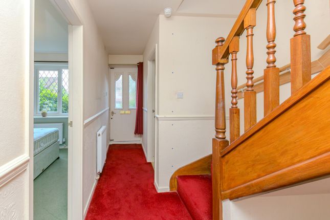 8 Langton Court, Stoke-On-Trent photo 2