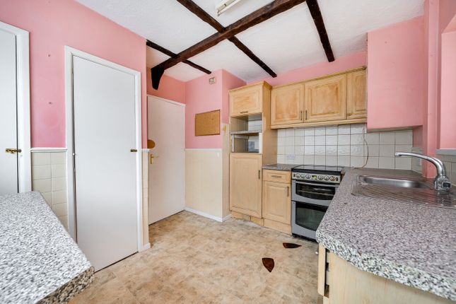 23, Forest Close, Southampton photo 3