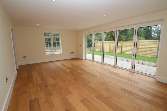 22 Two Waters Road, Hemel Hempstead photo 3
