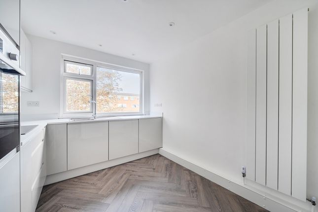 Flat 6, 84, Burnt Ash Hill, London photo 4