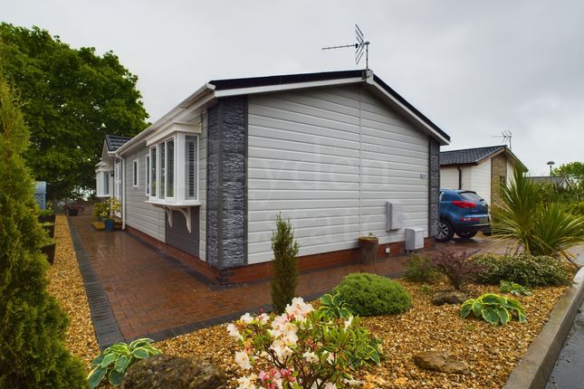 Thumbnail Mobile/park home for sale in Meadow View, Earls Ditton Lane, Kidderminster
