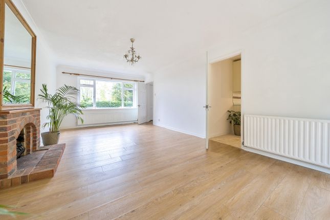 150, Broadacres, Surrey photo 4