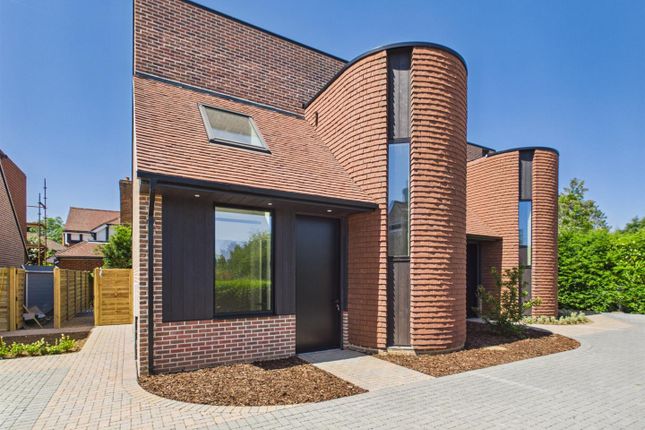 3-bed semi-detached on Spitfire Rest, 8c, Kearton Close, Kenley, £675,000