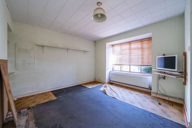 82, Boundaries Road, London photo 3