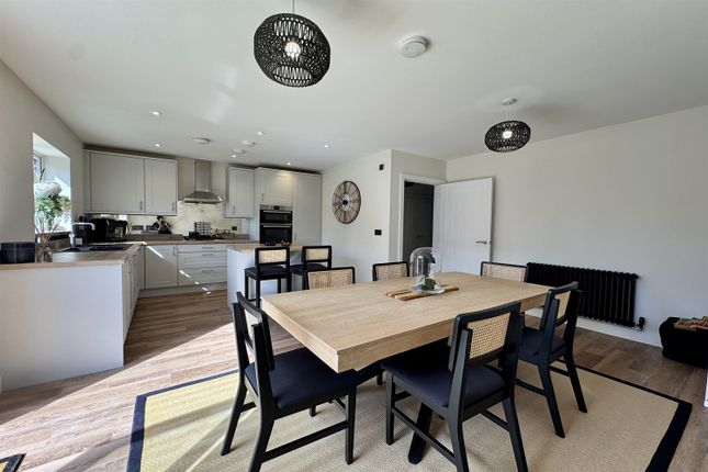 9, Alder Grove, Waterlooville photo 4
