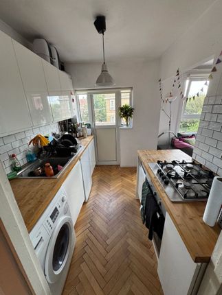 Flat 7, Bell House, London photo 3