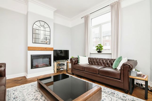 Flat for sale in Park Road, Bearwood, Smethwick
