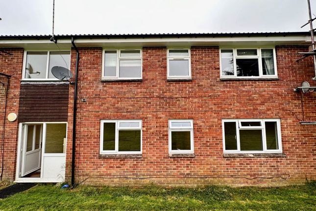 Thumbnail Flat for sale in 8 Hayfield Court, Eastbury, Hungerford, Berkshire