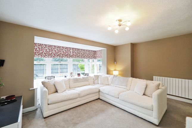 4, Calladine Grove, Sutton-in-ashfield photo 3