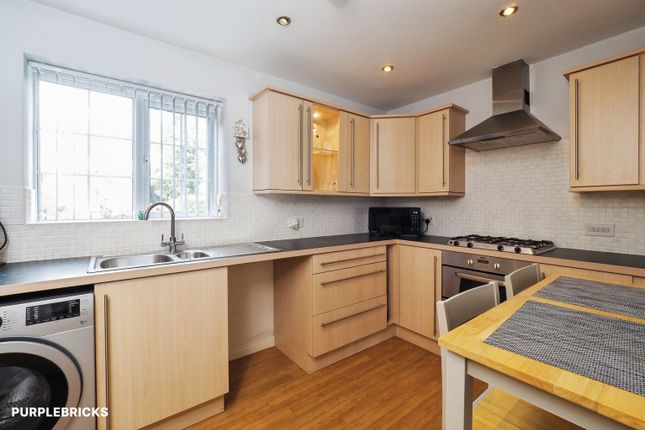 31, Caudale Court, Gamston, Nottingham photo 3