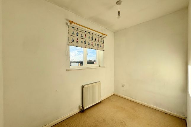 15, Dore Close, Northampton photo 4