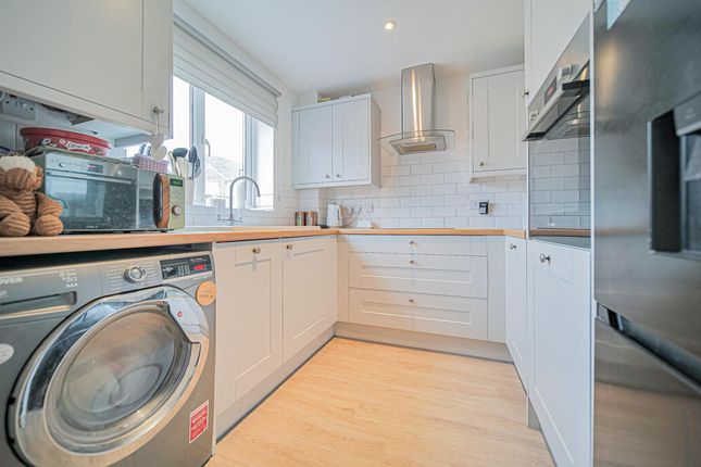 11, Wellesley Close, Melksham photo 2