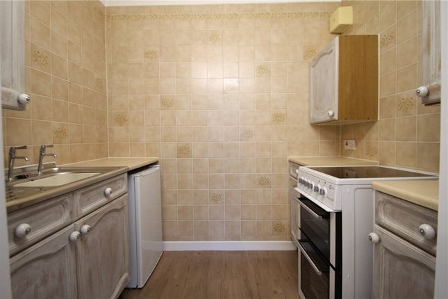 24 Forest Dene Court,, Cedar Road, Surrey photo 4