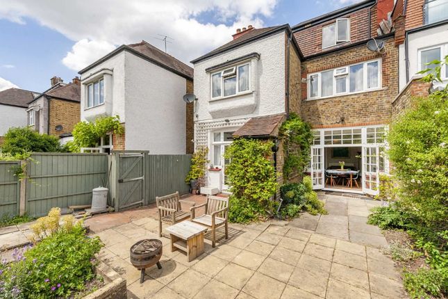 Flat for sale in Woodbourne Avenue, London