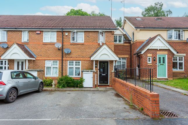 Thumbnail Terraced house to rent in Hopwood Close, Watford, Hertfordshire