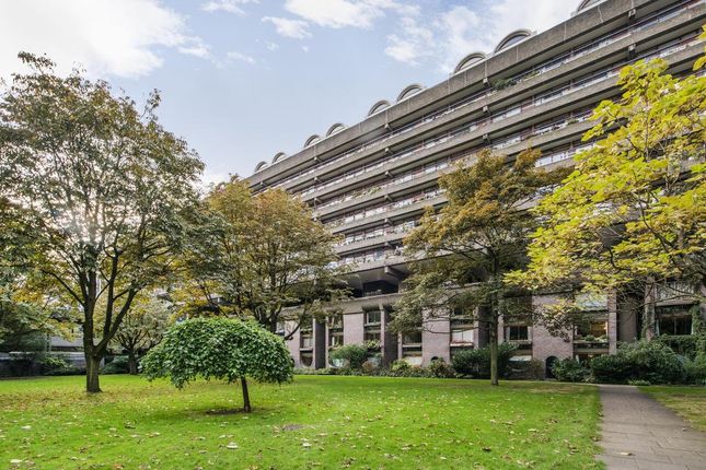Flat to rent in Thomas More House, Barbican