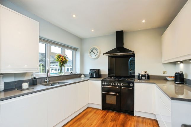 32, Orchard Drive, Kent photo 4