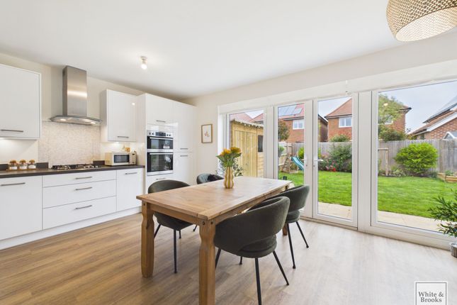 8 Fennel Drive, Chichester photo 3