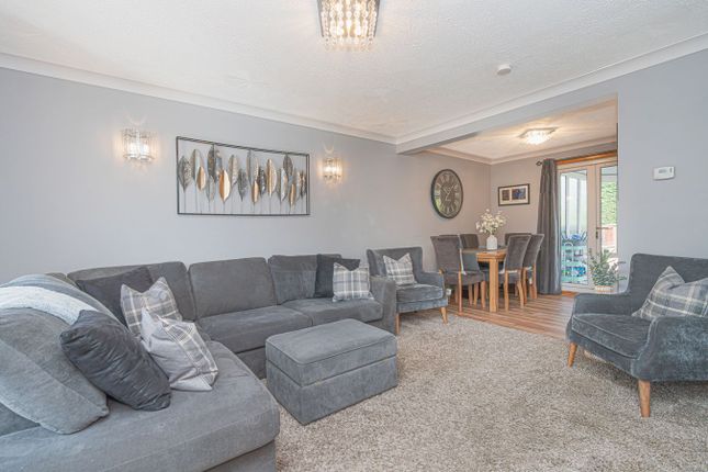 10, Meadowfield, Cowdenbeath photo 4