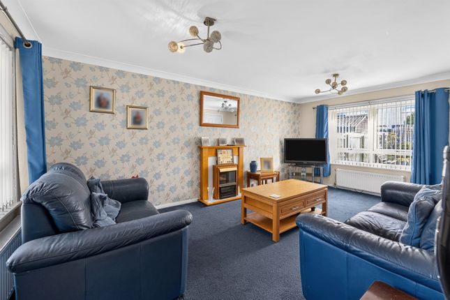 89, Castleview, Kilmarnock photo 3