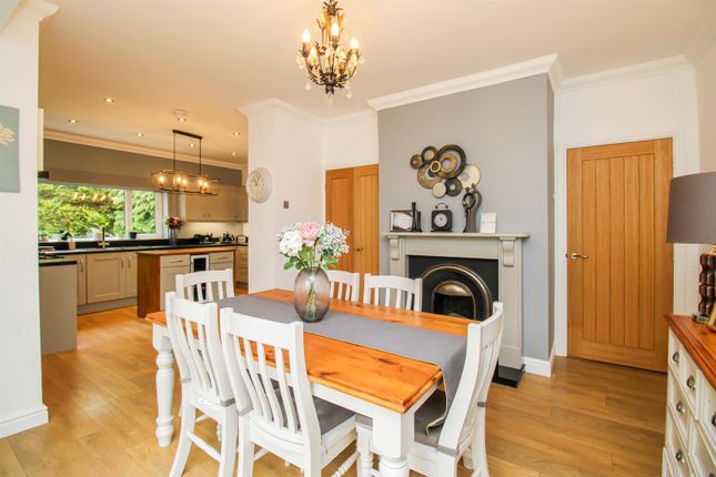 Woodcroft, Wood Lane, Castleford photo 4