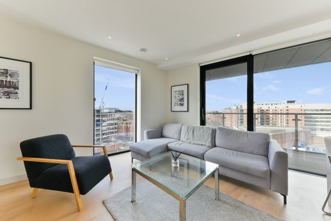 Flat for sale in Sutherland Street, London