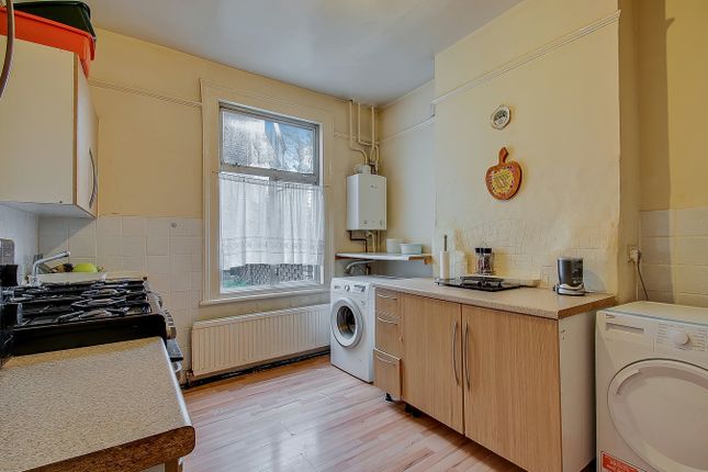 76, Sandringham Road, London photo 4