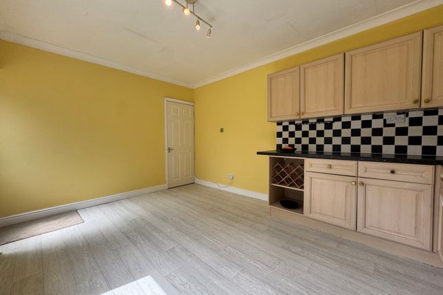 100, Harrowby Lane, GRANTHAM photo 4